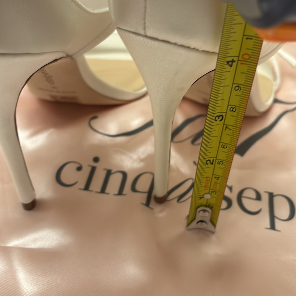 NWOT Cinq a sept Celeste satin heeled sandals size 8 - Picture 9 of 10